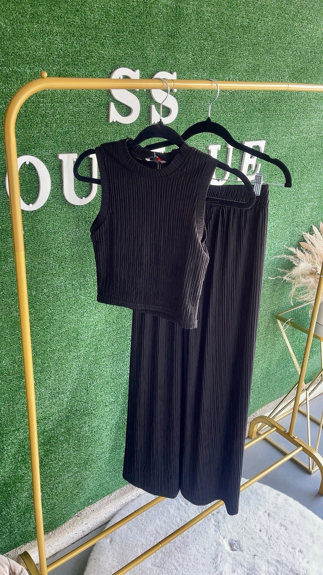Style St. Two Piece Set (Black)