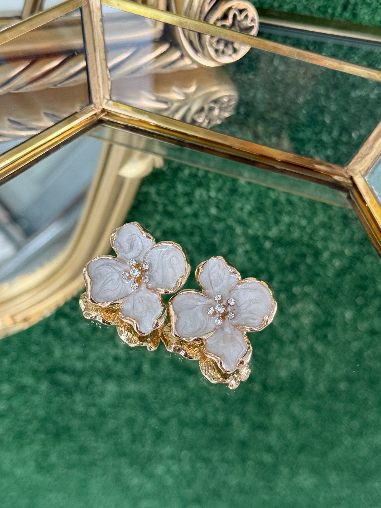 Enamel Flower Earrings (Ivory)