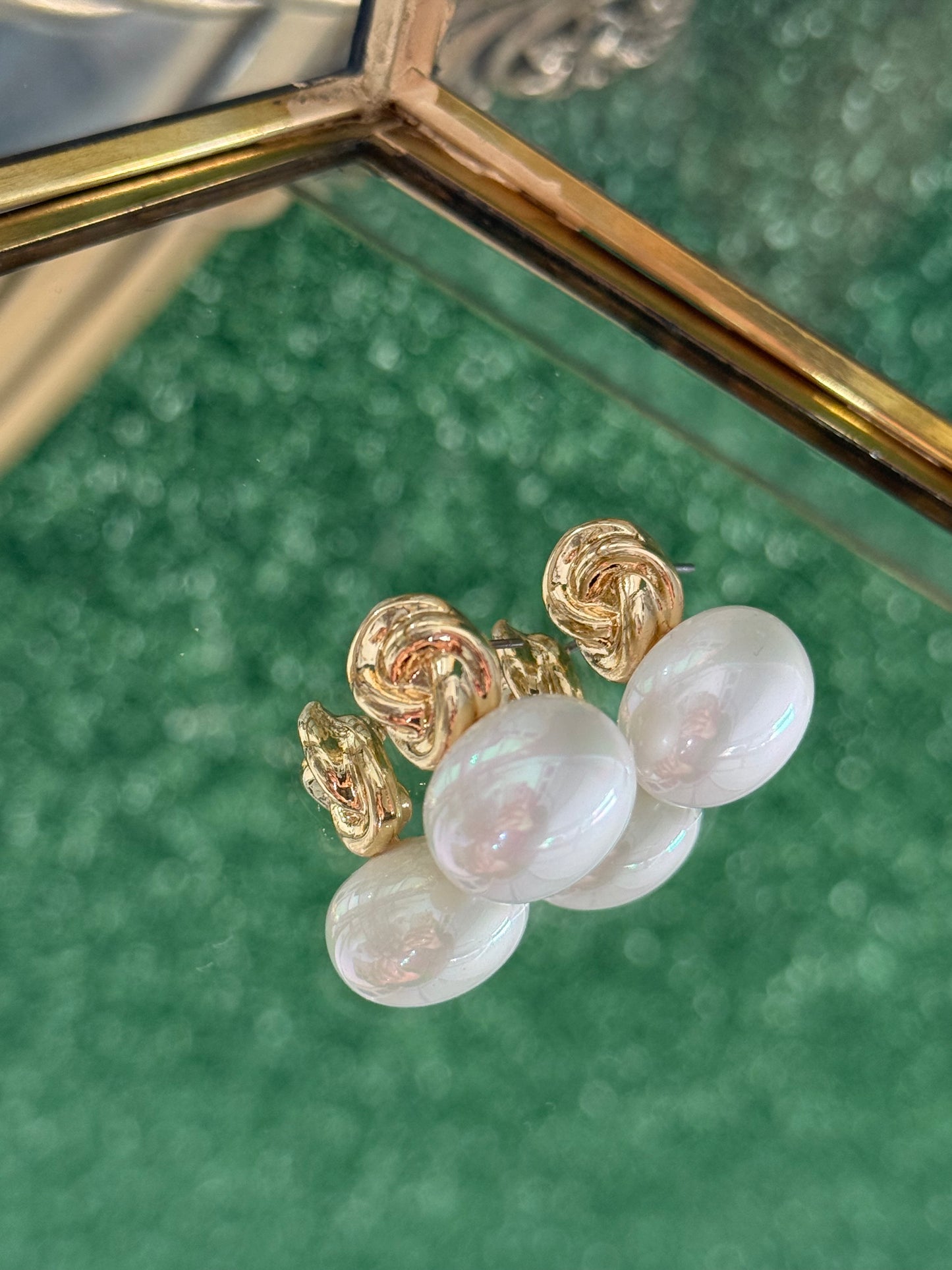 Knotted Stud Pearl Drop (Gold)