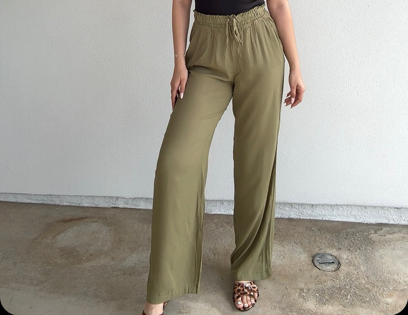 Alondra Wide-Leg Paperbag Pants (Olive)