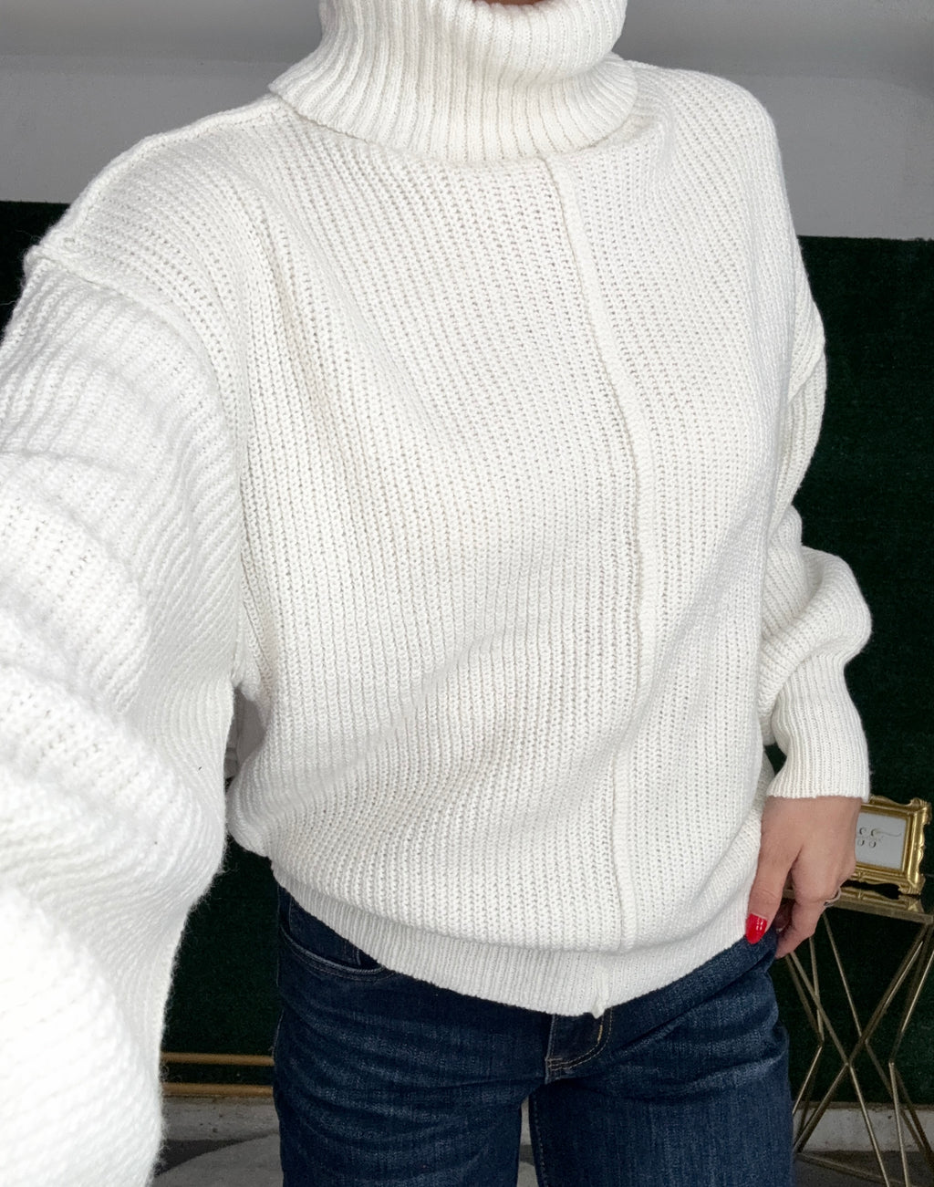 Love Knot Turtleneck Sweater (Ivory/Red)