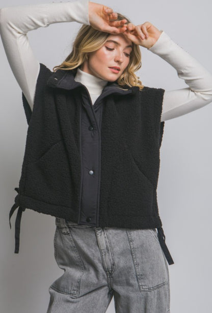 Iris Teddy Sherpa Oversized Vest (Black)
