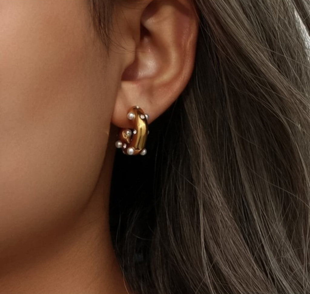 Clara Pearl Hoops