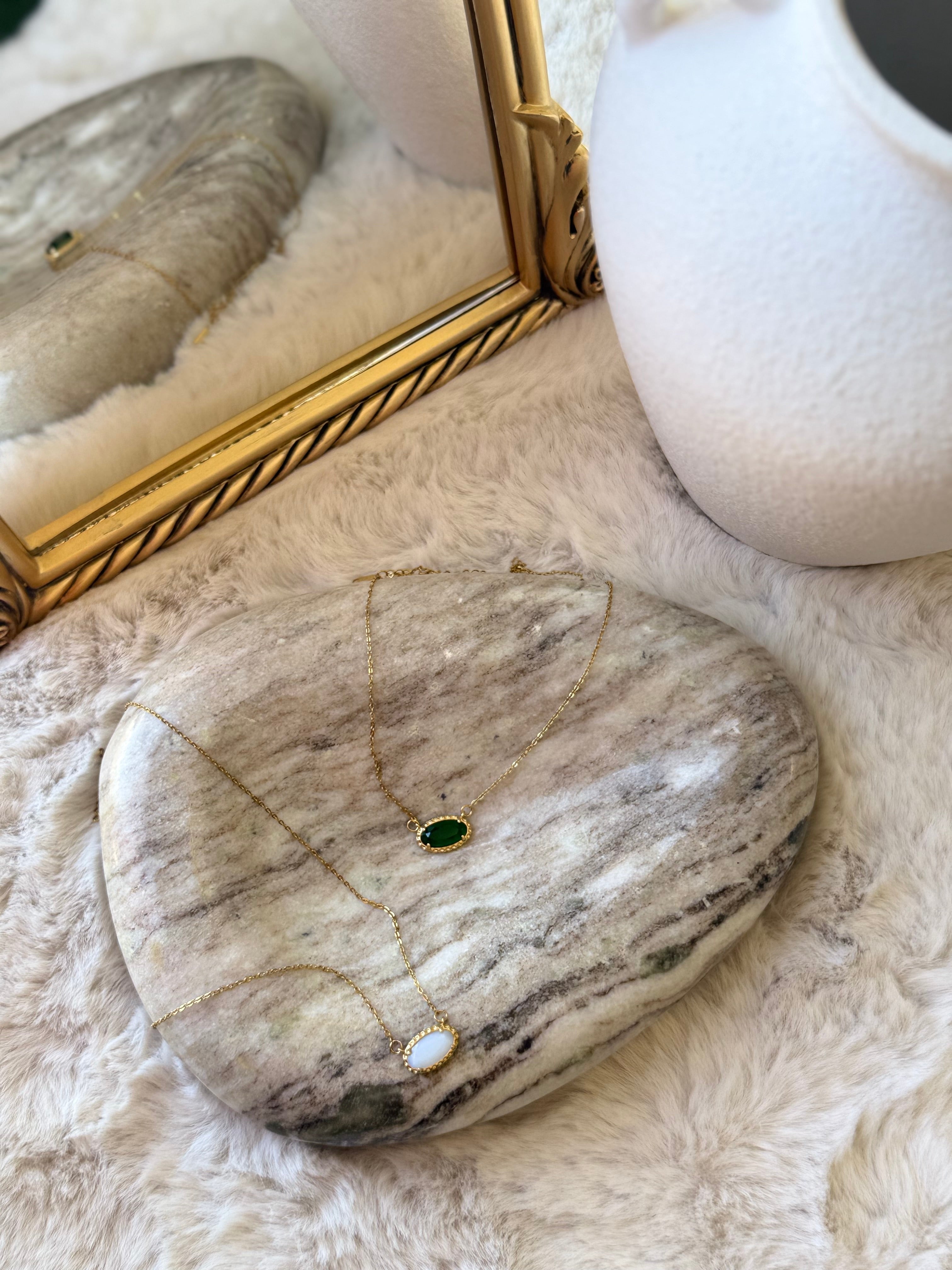 Lori Pendant Necklace